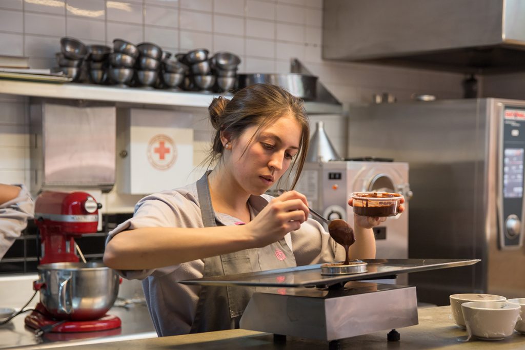 En una deliciosa experiencia de Club Travesías, la chef Sofía Cortina ...