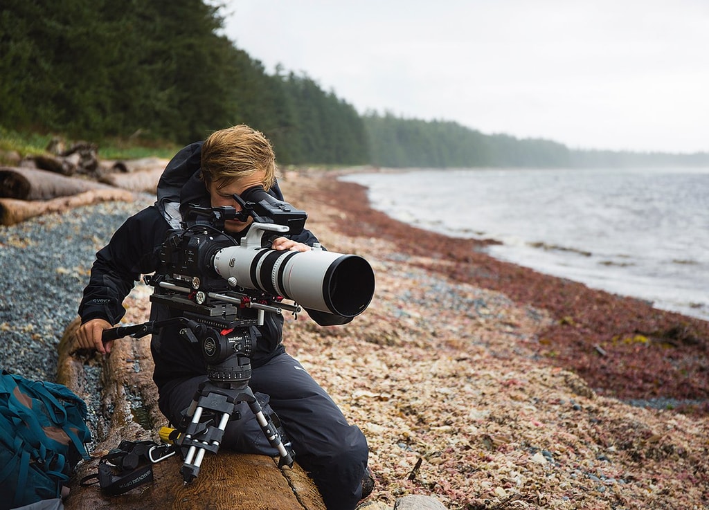 El cineasta de vida silvestre Bertie Gregory es una de las dos personas inspiradoras nombradas como Rolex National Geographic Explorers of the Year 2025. Gregory ha trabajado de cerca con National Geographic desde el inicio de su carrera, hace más de una década. © Rolex / National Geographic / Becca Skinner