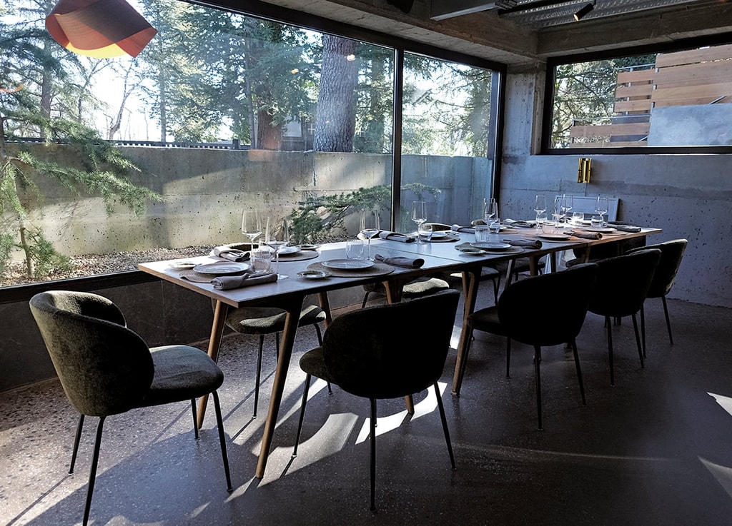 Restaurante Cedro dentro del hotel Box Art Alpino.