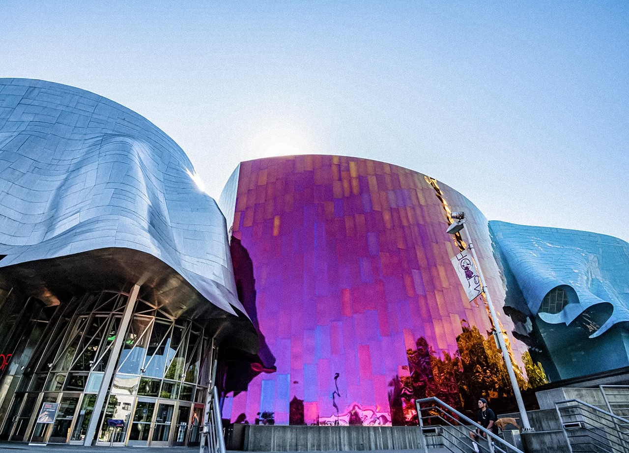 dentro de los edificios frank gehry