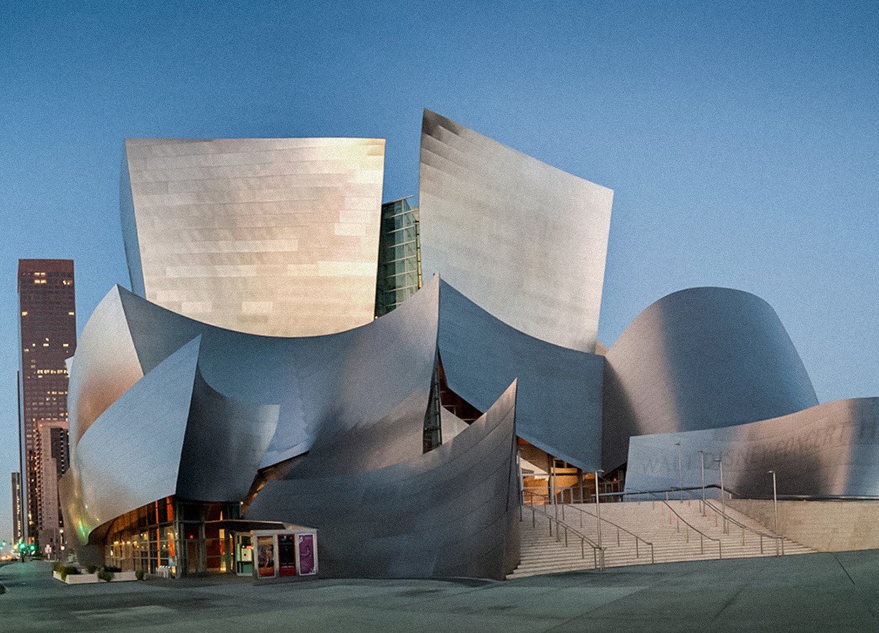 dentro de los edificios frank gehry