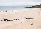 Desde acantilados hasta parques de diversiones: 7 playas en Reino Unido