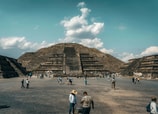 Después de 5 años volvieron a abrir la pirámide de la Luna en Teotihuacán