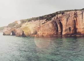 Cuevas Azules en Zakynthos, en Grecia