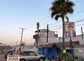 Así es la experiencia en el mítico Rickys Bar