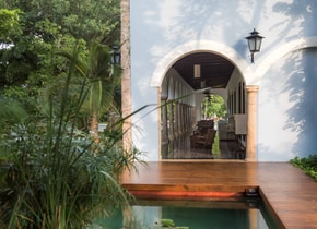 Un superhotel, tips de una sala VIP del aeropuerto y más en top deals