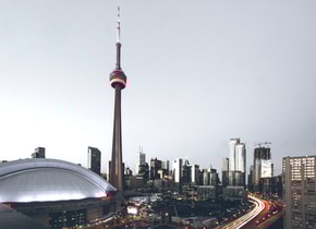 Más allá de CN Tower, Toronto a través de su arquitectura