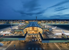 Estos son los aeropuertos con más cancelaciones y retrasos de acuerdo con FlightAware
