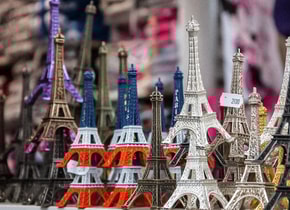 Los llaveros de la Torre Eiffel son uno de los souvenir más comprados en el mundo, pero ¿en realidad son necesarios?