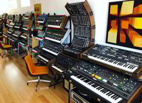 El Vintage Synthesizer Museum reúne más de 100 instrumentos.
