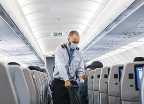 ¿Cómo y cada cuánto limpian los aviones?