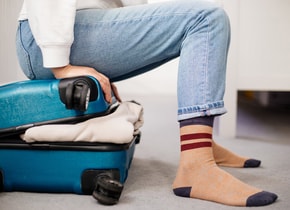 ¿Conviene usar calcetines de compresión durante el vuelo?