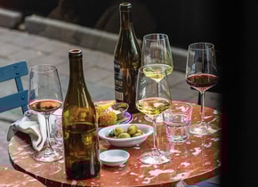 Ellos son los personajes que traen el vino a las mesas del centro de México