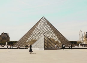 Flâneur: la filosofía francesa de explorar ciudades sin rumbo