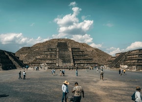 Después de 5 años volvieron a abrir la pirámide de la Luna en Teotihuacán