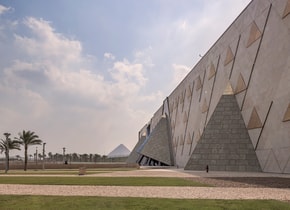 Piezas en el Gran Museo Egipcio