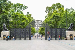Paseo de las Heroínas 12 esculturas de mujeres ilustres
