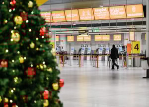 Con un vuelo en navidad o año nuevo podrás viajar barato en diciembre, pero no es la mejor opción para todos.