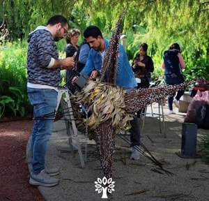 Piñatas florales en Reforma