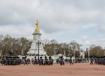 Londres celebra la Navidad con el primer mercado navideño del Palacio de Buckingham