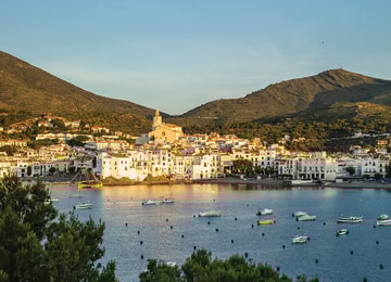 ¿Qué hay que ver en Cadaqués? (El refugio de Dalí y Duchamp en la Costa Brava)