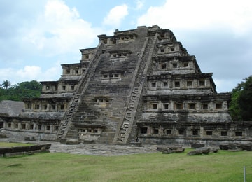 Esta pirámide en el Tajín es el calendario solar de los totonacas