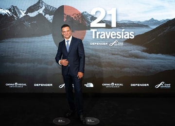 Defender y Travesías: aliados de los viajeros excepcionales