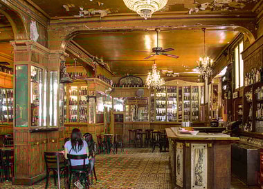 La historia del Bar Marsella se remonta a 1820.